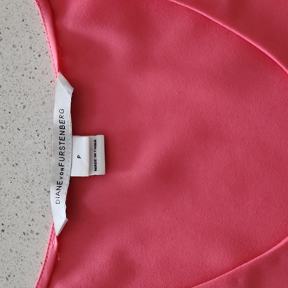 Pink flowy DVF shirt - Picture 2 of 2